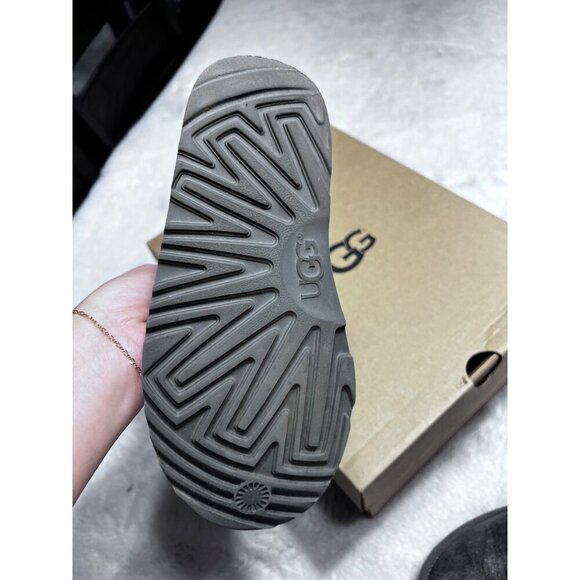 UGG Bailey Bow II grey boot kids girl size 1 - Picture 5 of 7